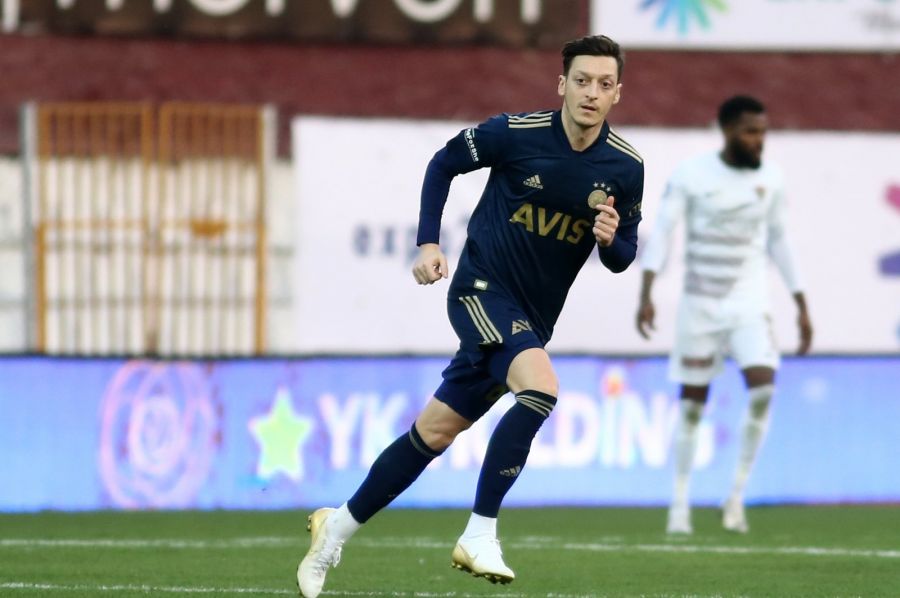 Hasil Manis Debut Mesut Ozil Bersama Fenerbahce